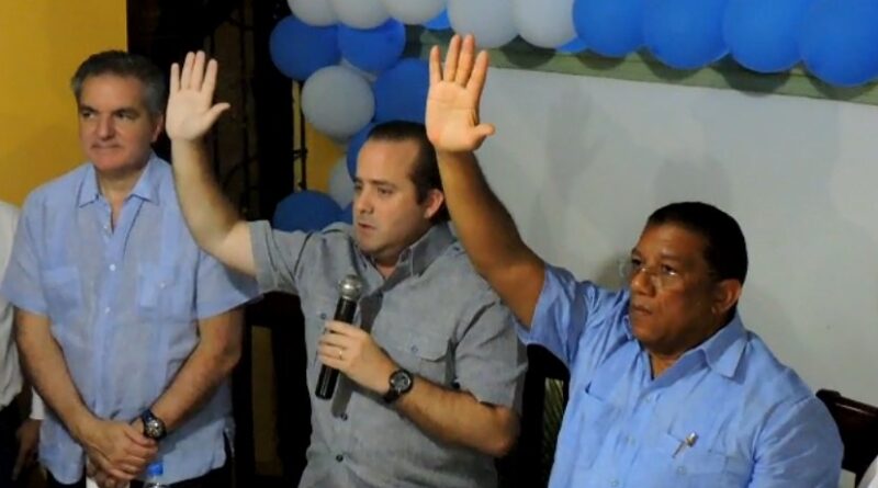 Bernardo Colon se juramenta en el PRM