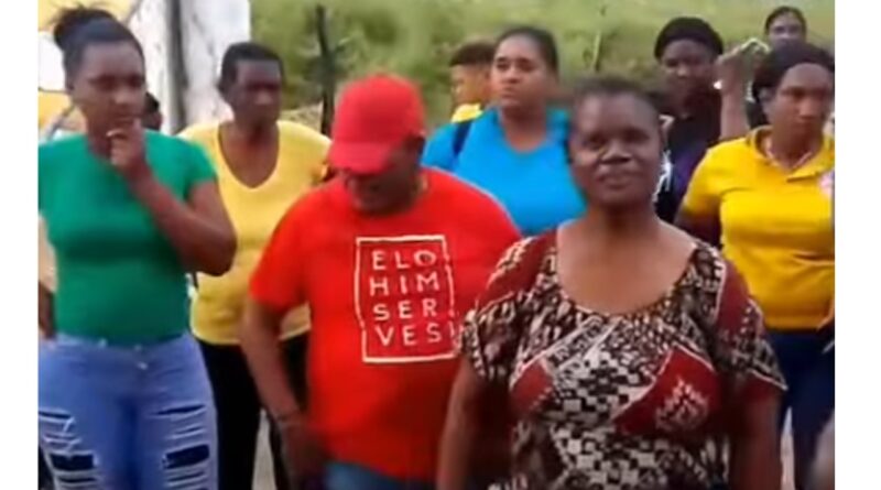 Comunirarios de El Pozo reclaman por mina ilegal