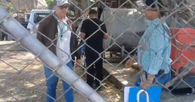 representantes del Ministerio de Medio Ambiente se presentaron en el lugar como parte de una comisión que respondió al llamado comunitario. Indicaron que ya se están realizando los procedimientos de evaluación del ruido generado por la planta